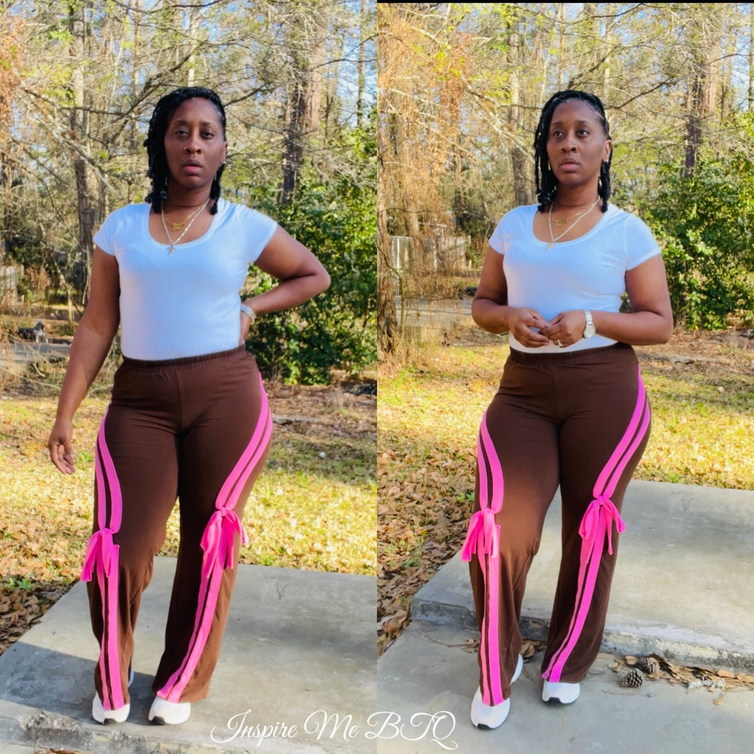 Prissy bow pants